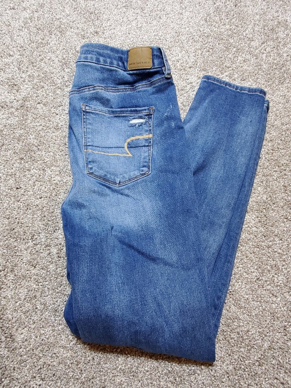 American Eagle Jeans Curvy Super Hi-Rise Jegging Size 14 Long Distressed.